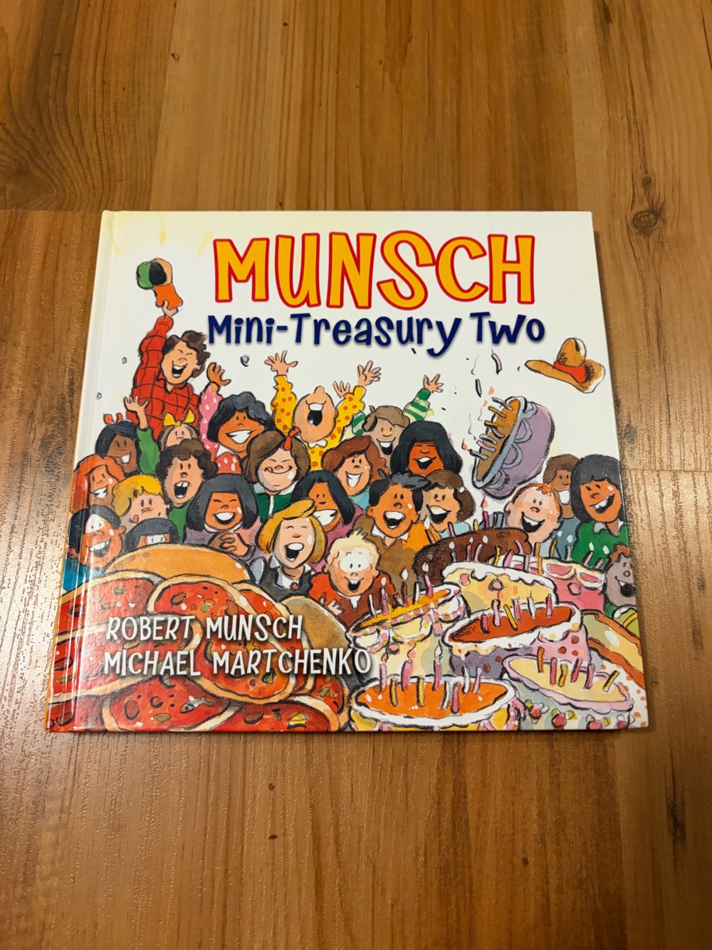 Munsch Mini-Treasury Two - Kids Book (White)